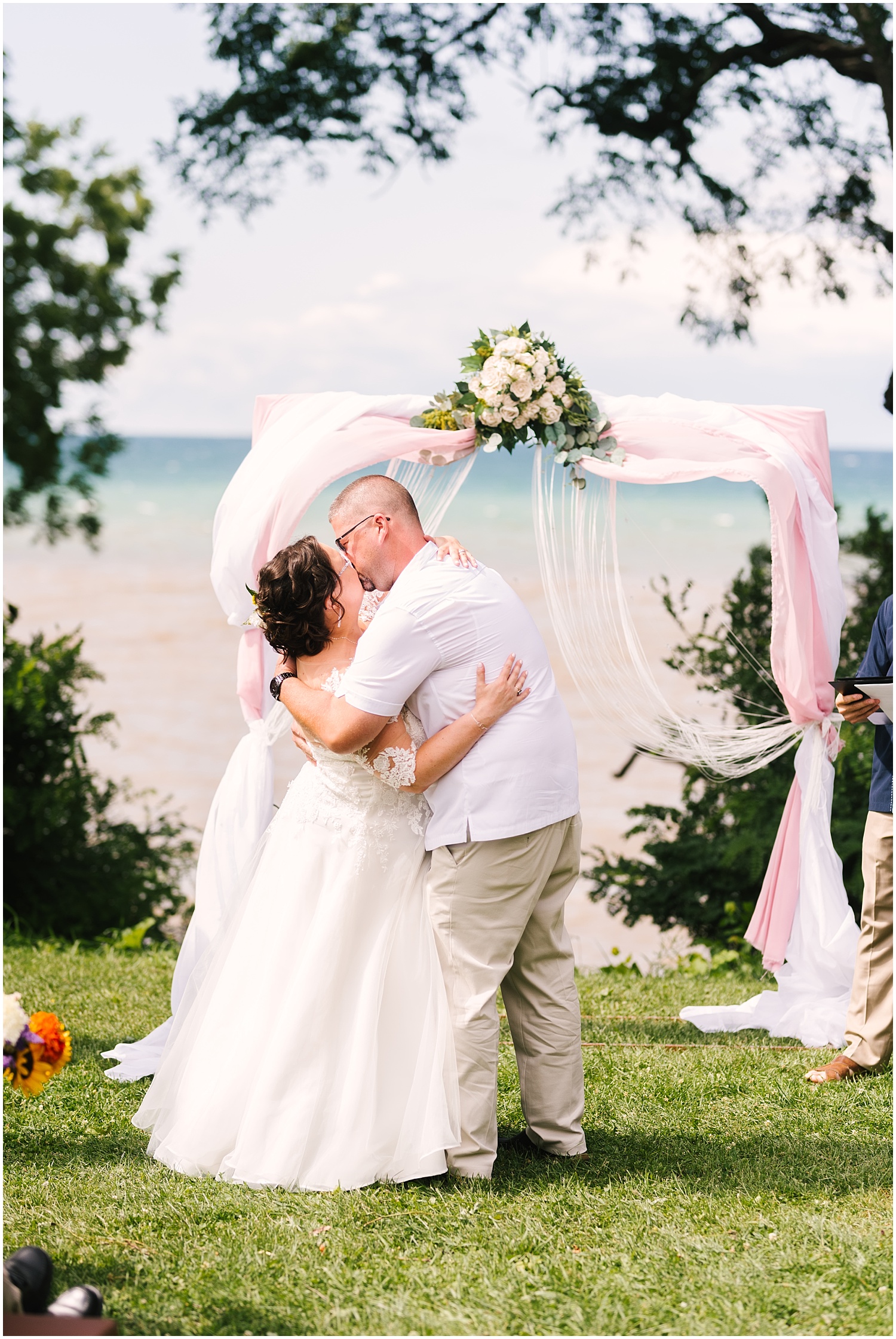 lakefront-lodge-webster-park-rochester-ny-wedding-photographers (23).jpg
