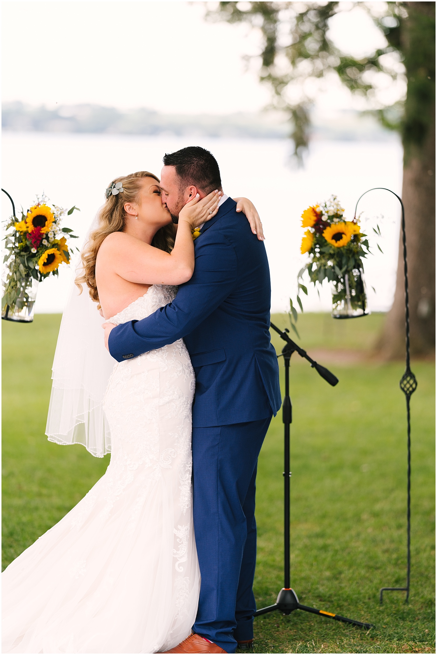 belhurst+castle+wedding+rochester+ny+photographer (82).jpg