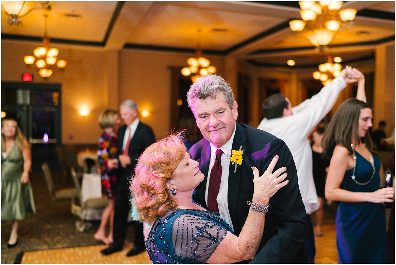 belhurst+castle+wedding+rochester+ny+photographer (112).jpg
