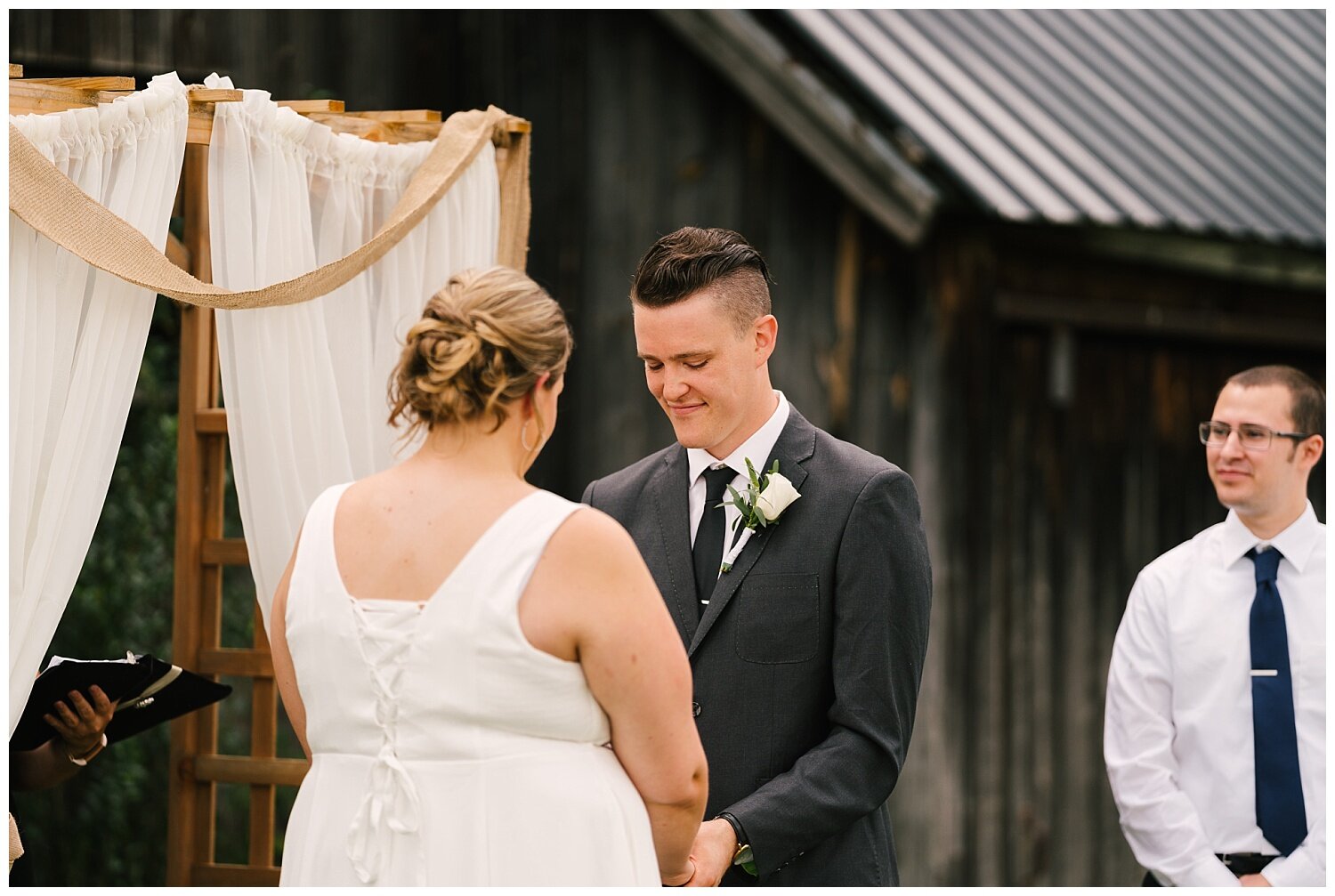cobblestone+wedding+barn+rochester+wedding+photographer (9).jpg