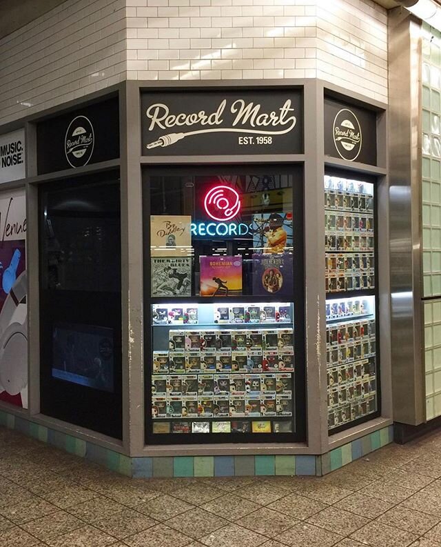 RIP @recordmart 💔🎶📀 Manhattan&rsquo;s oldest #recordstore inside the #timessquare subway station. It was always so comforting to pass by that quirky little retro shop every time I ran to catch the Q train 🚊😭 So sad I&rsquo;ll never get to see it