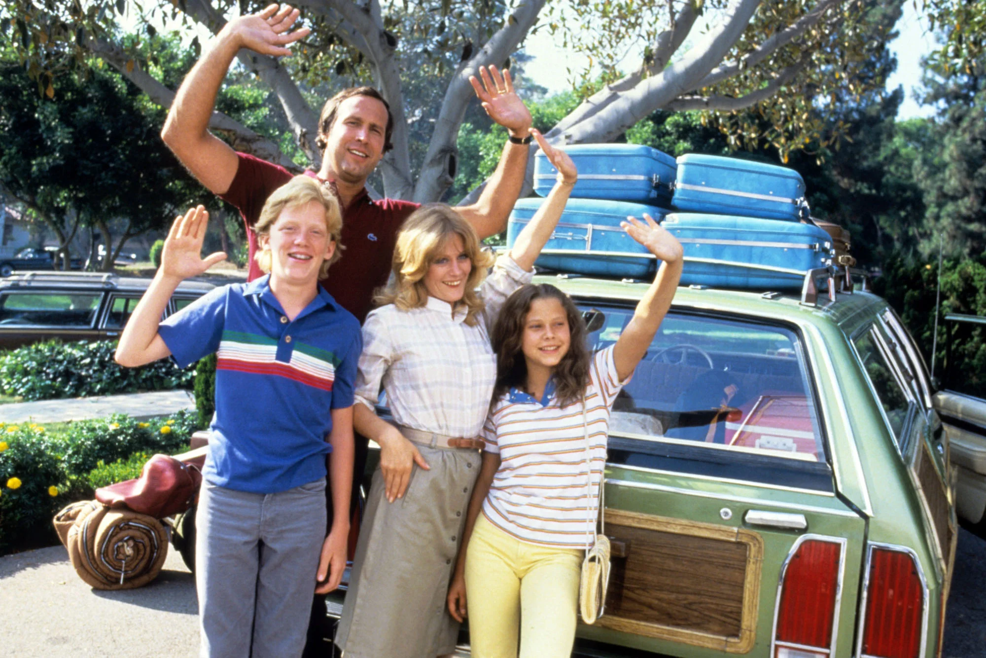 Source: MovieFone.net The family gearing up for a day trip to the Aquarium.