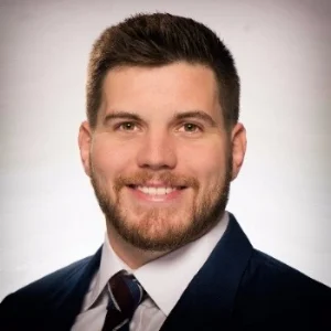 Rob Wynne Headshot.jpg