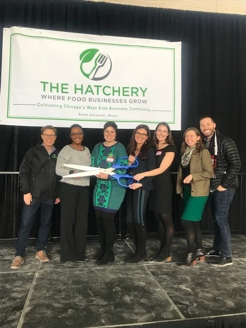 Cameron Gould-Saltman (‘19) and the rest of The Hatchery Chicago team cut the ribbon at the grand opening!