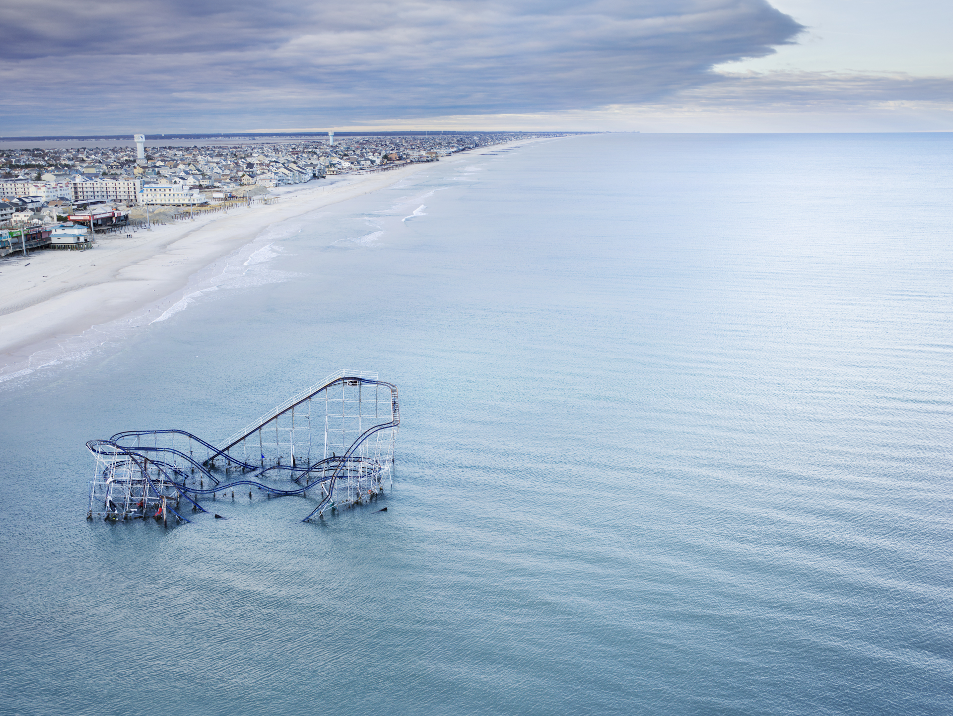 Hurricane Sandy: Jet Star roller coaster © Stephen Wilkes