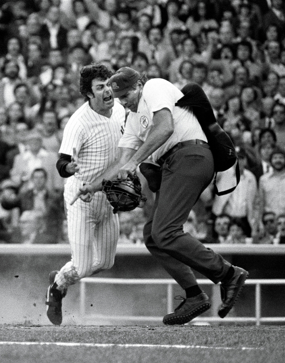 Lou Pinella and Ron Luciano argue over a call. UPI City News 1978 © Joe McNally