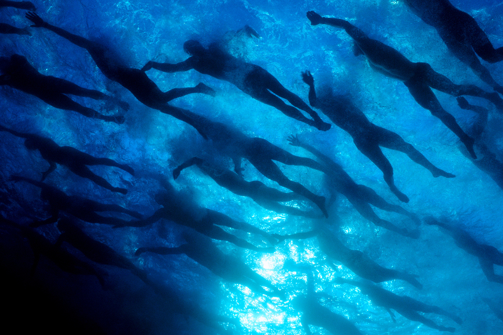  Swimmers compete in the Ironman Triathlon Hawaii 1999 National Geographic © Joe McNally 