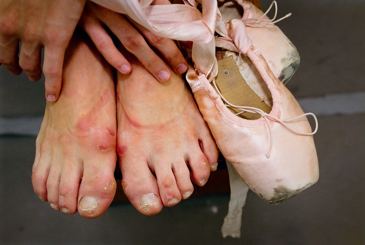 The feet and slippers Paloma Herrera, Principal Dancer with American Ballet Theater 1996 © Joe McNally