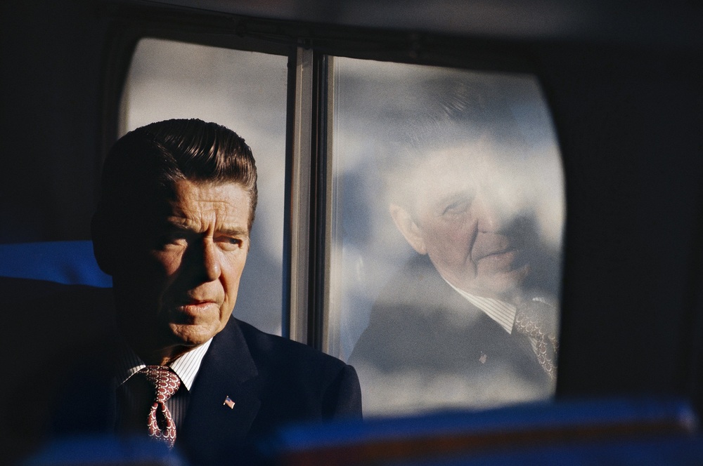  Ronald Reagan on the campaign bus in New Hampshire,&nbsp;February 1976. © 2015 David Burnett/Contact Press Images 