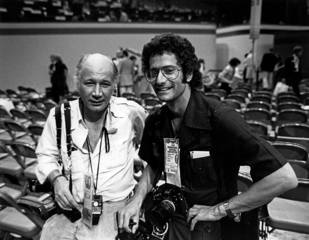  Eddie Adams and David Burnett at the 1980 Democratic Convention. © Keith Skelton 