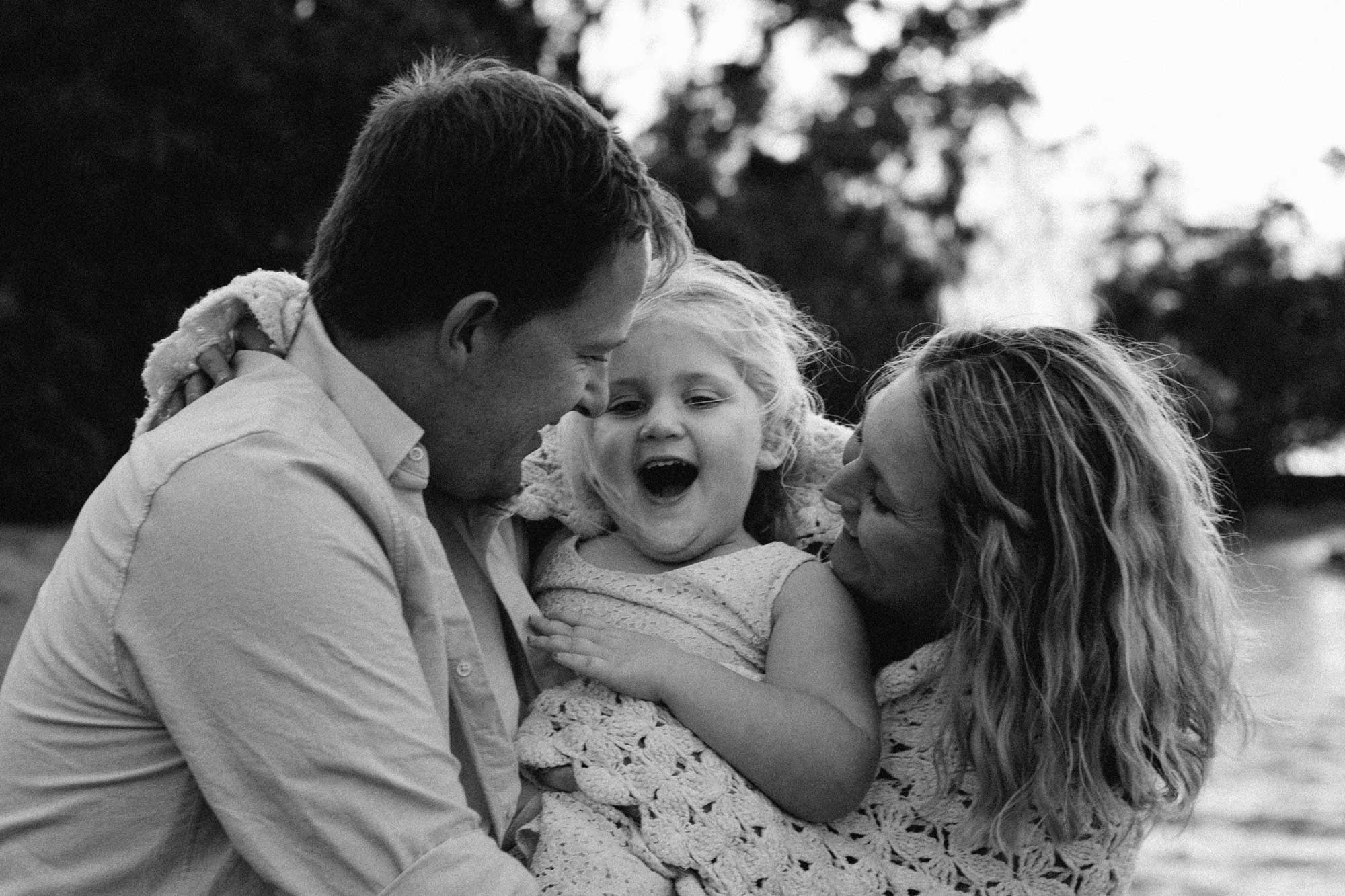 Brisbane Family Photographer | Ipswich Family Photographer | Brisbane Photographer | Family Photography | Pregnant Mother | Couple in Love | Family | Waterfront | Wellington Point