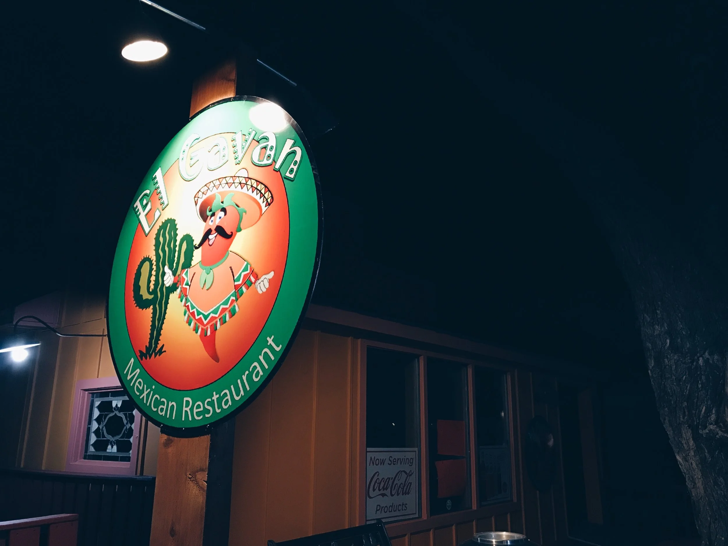 El Gavan Pylon Sign.jpg