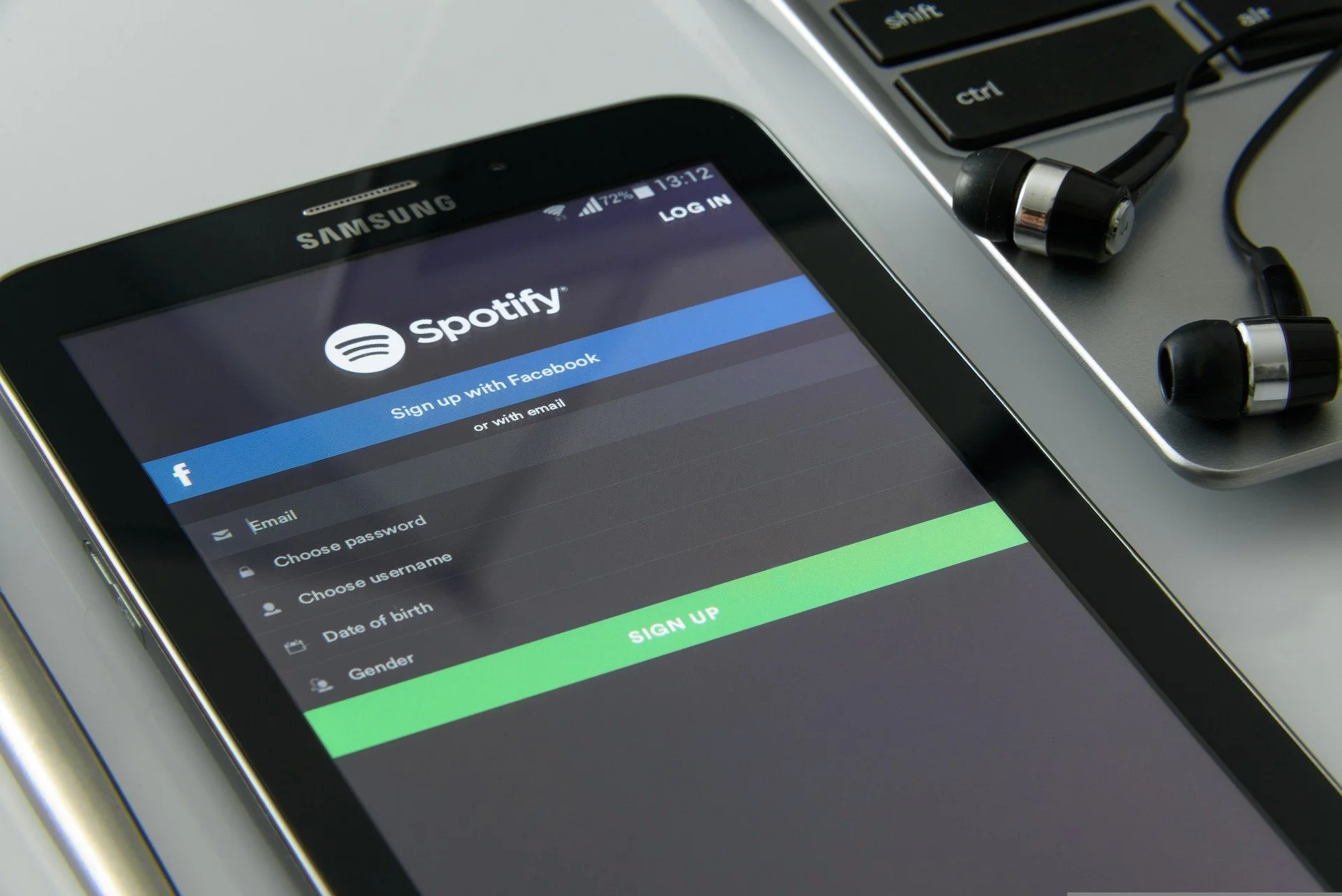 Spotify begins selling audiobooks, competing with other tech companies