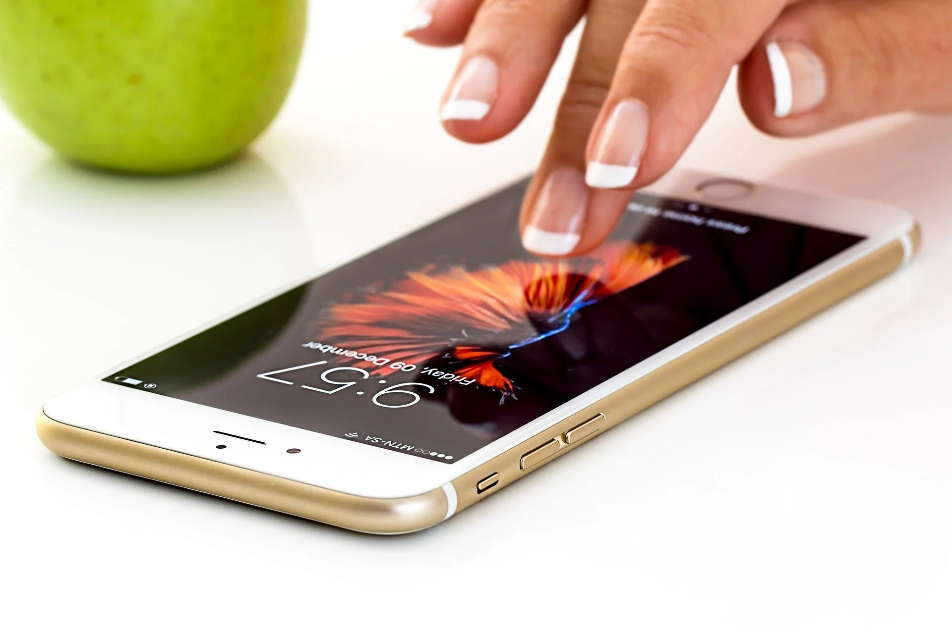 Market rumours: The WSJ reports that Apple is planning to move some production outside of China.