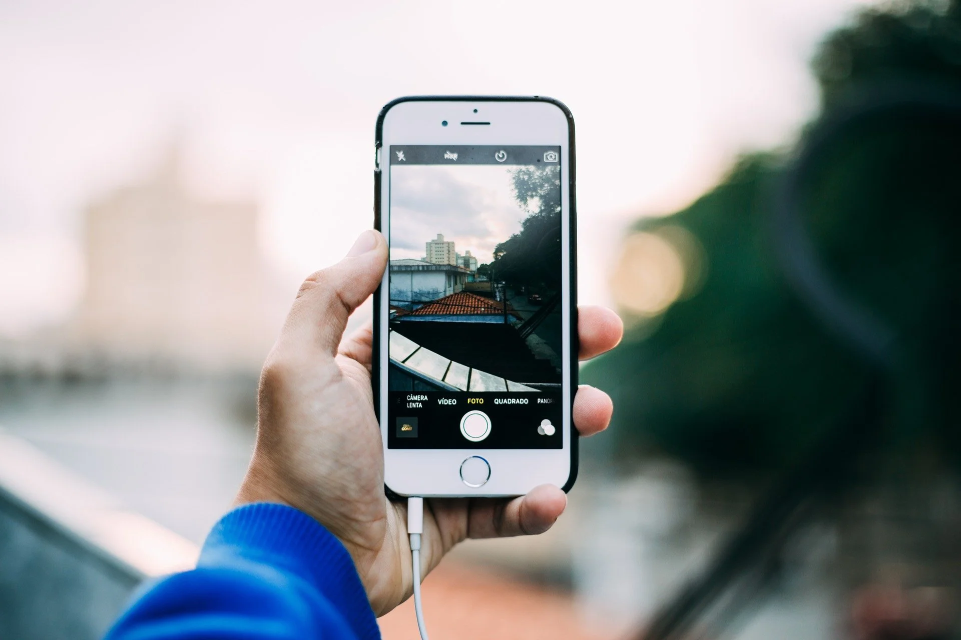 Only the top-tier iPhone 16 is anticipated to include a periscope camera.