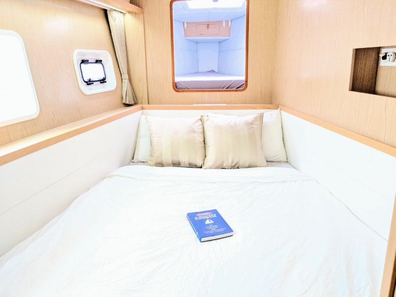 ximulasail gracefully guest cabin bed.jpeg