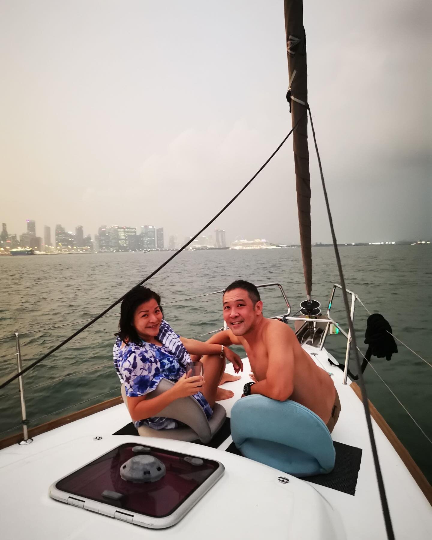 Ain't no rain gonna stop this adventurous couple from sitting at the bow of Epicurean to enjoy the picturesque view and cool breeze! 😁 

#ximulasail #yachtcharter #sailingholiday #couplegoals #couplegetaway
