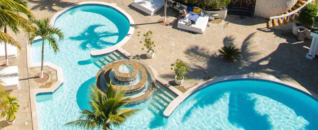 CROWNSUITES_G6.jpg