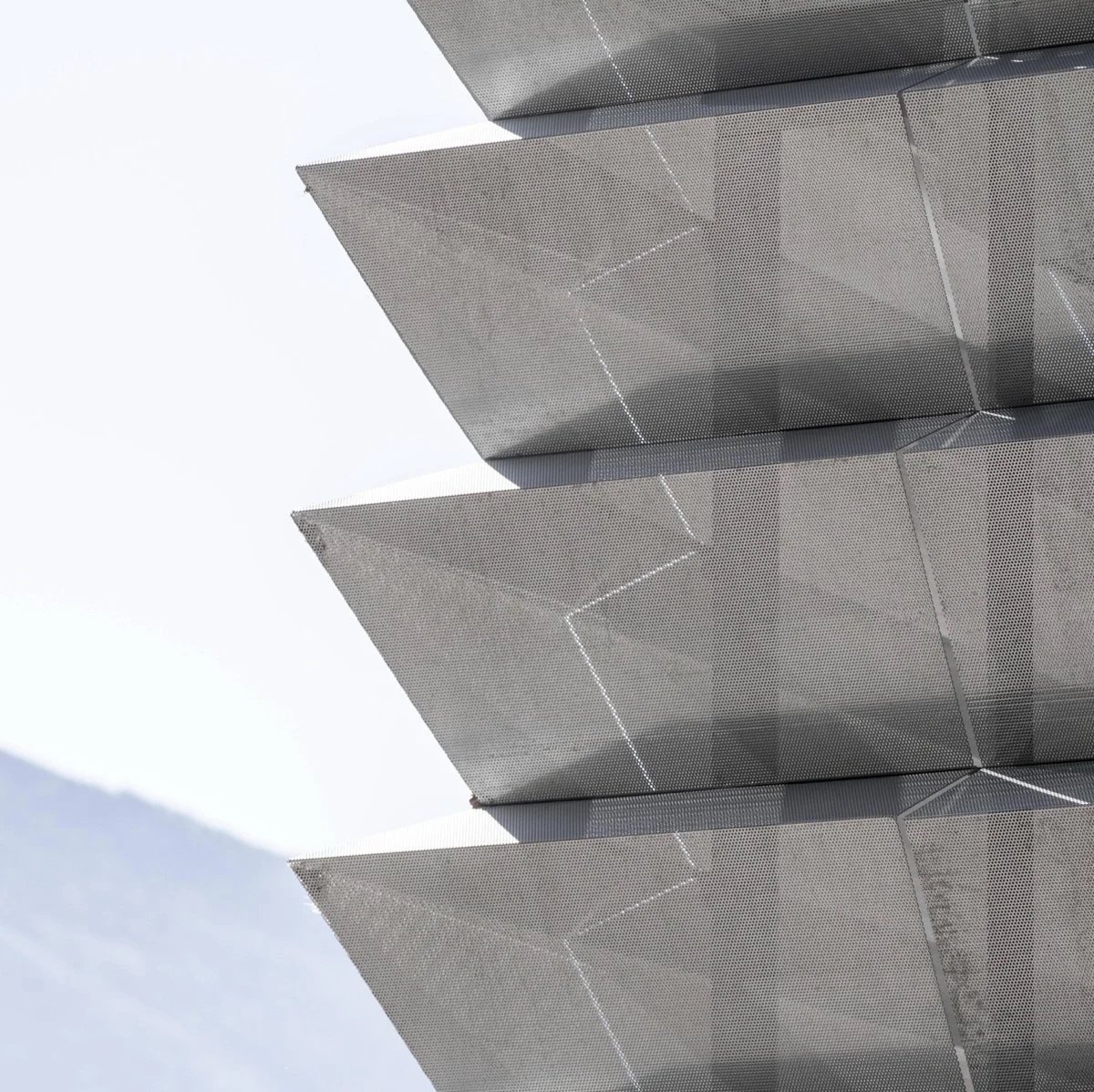 商学院与通识教育（School of Business and General Education）