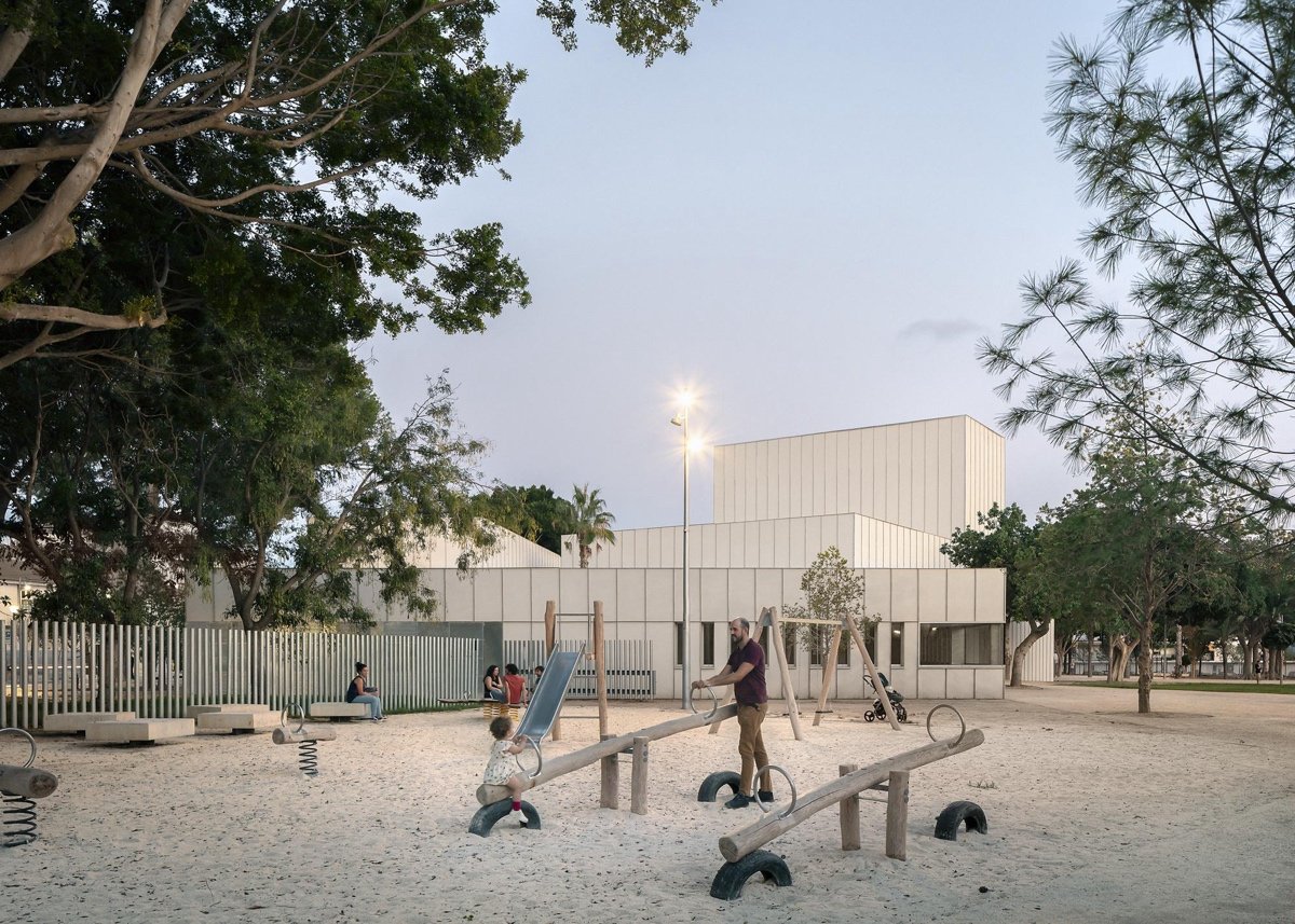 阿尔曼萨公园（Almansa Park）