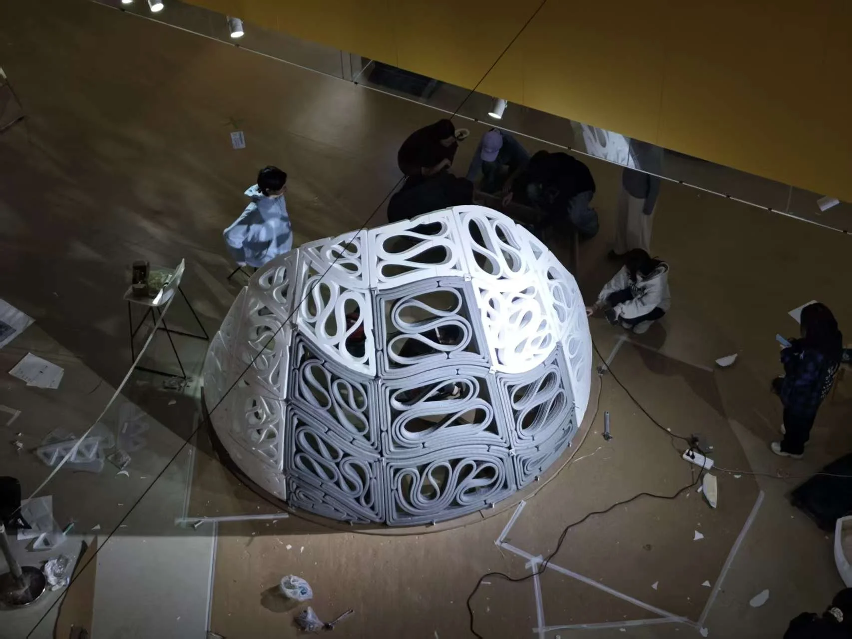 数字孪生下的神话重塑：OUROBORUS 3D混凝土打印装置的建造实验