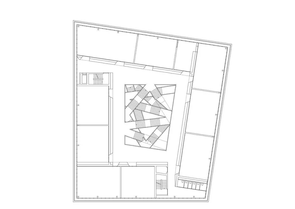 商学院与通识教育（School of Business and General Education）