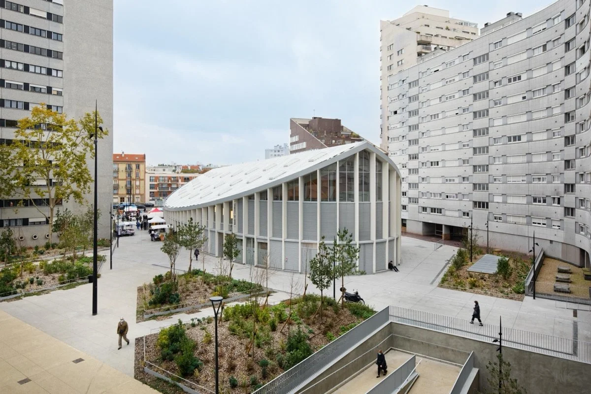 市场厅、公共停车场与步行道（Market hall, public car park and promenade）