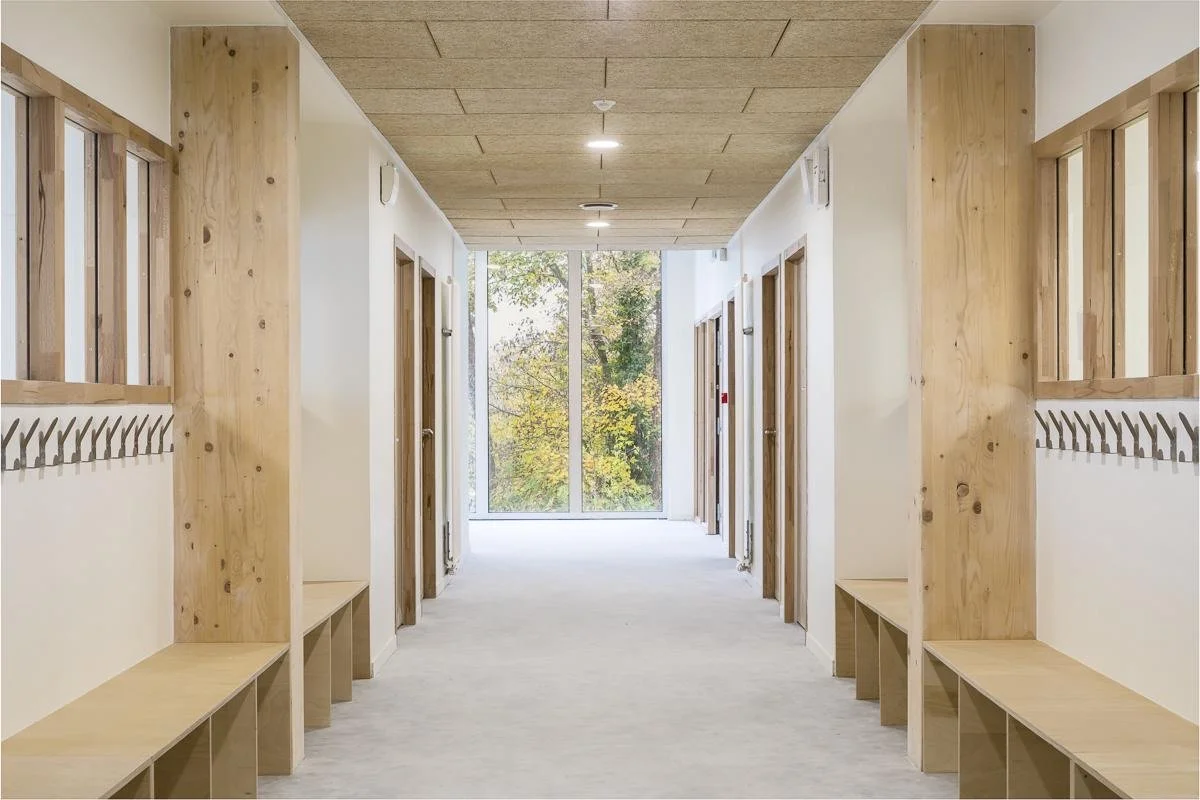 紫罗兰学校集团（Les Violettes school group）