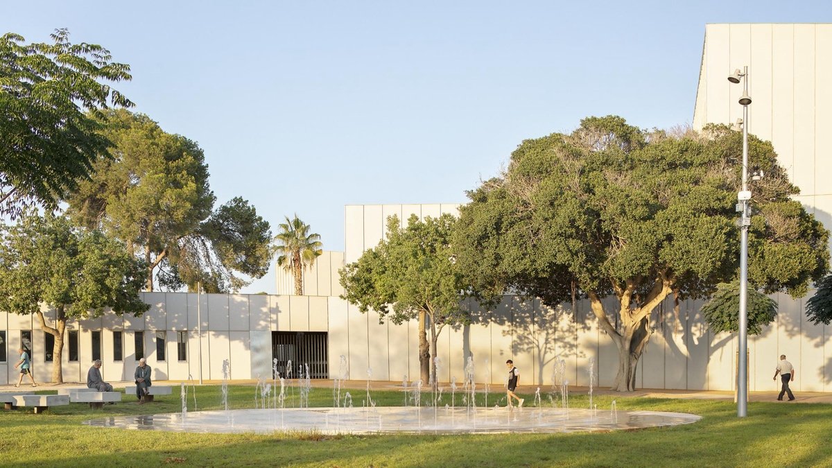 阿尔曼萨公园（Almansa Park）