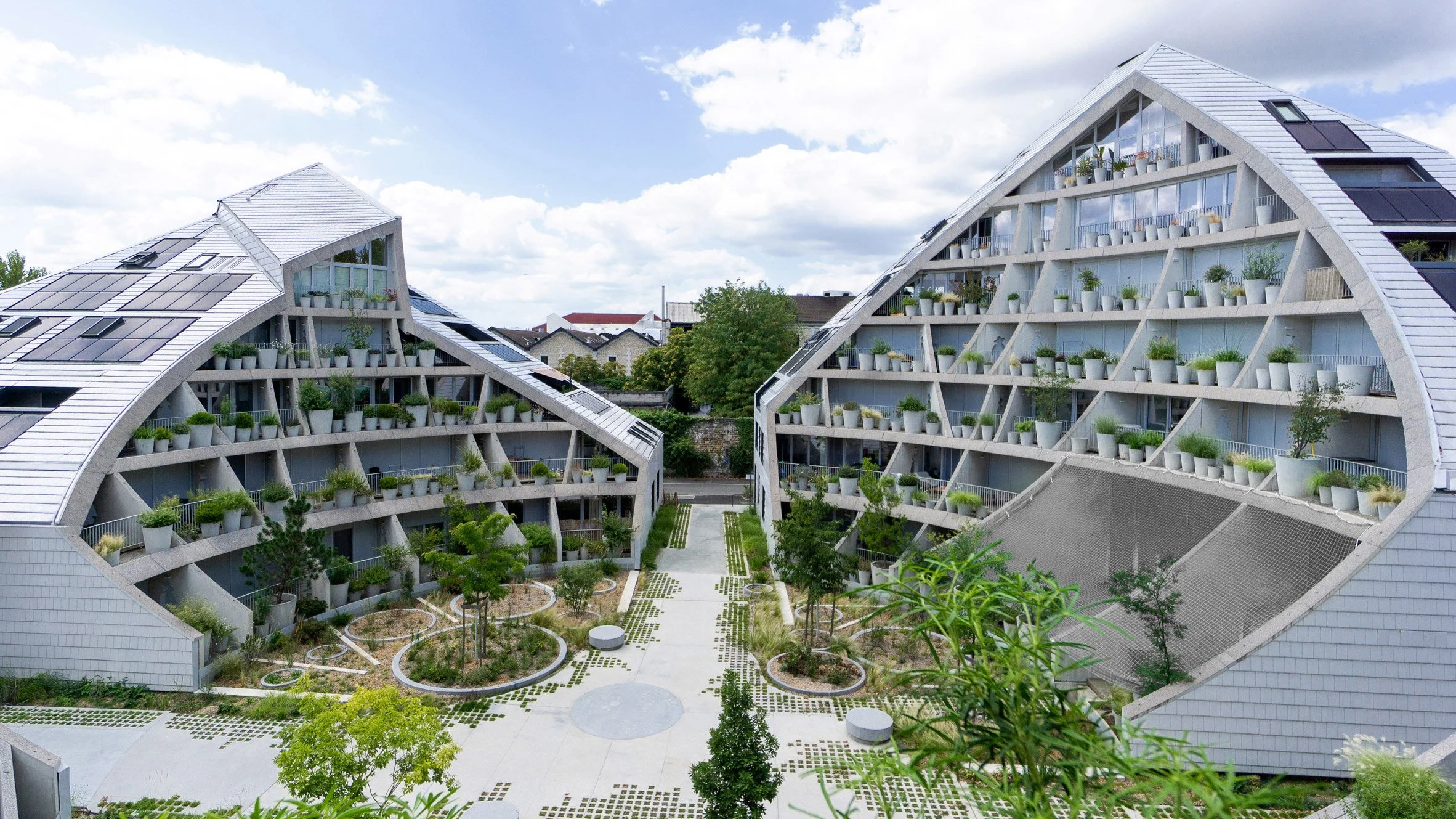 La Vallée Verte 住宅：如何用参数化“阳光切割”与绿色庭院重塑高密度社区生活