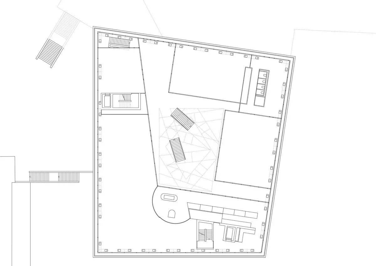 商学院与通识教育（School of Business and General Education）