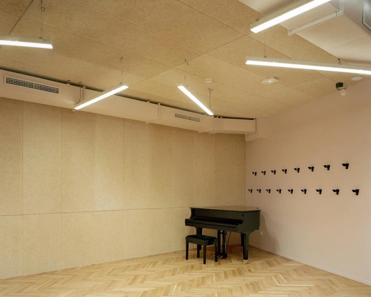 达罗·拉西仁展馆和玛德琳·佩莱蒂青年住宅（Dareau La Sirène Pavilion and Madeleine Pelletier Youth Residence）