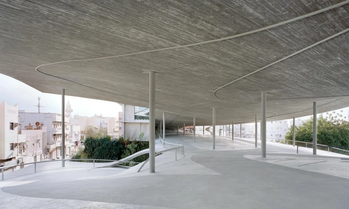 巴林停车场的珍珠小径（Bahrain Car Park for the Pearl Path）