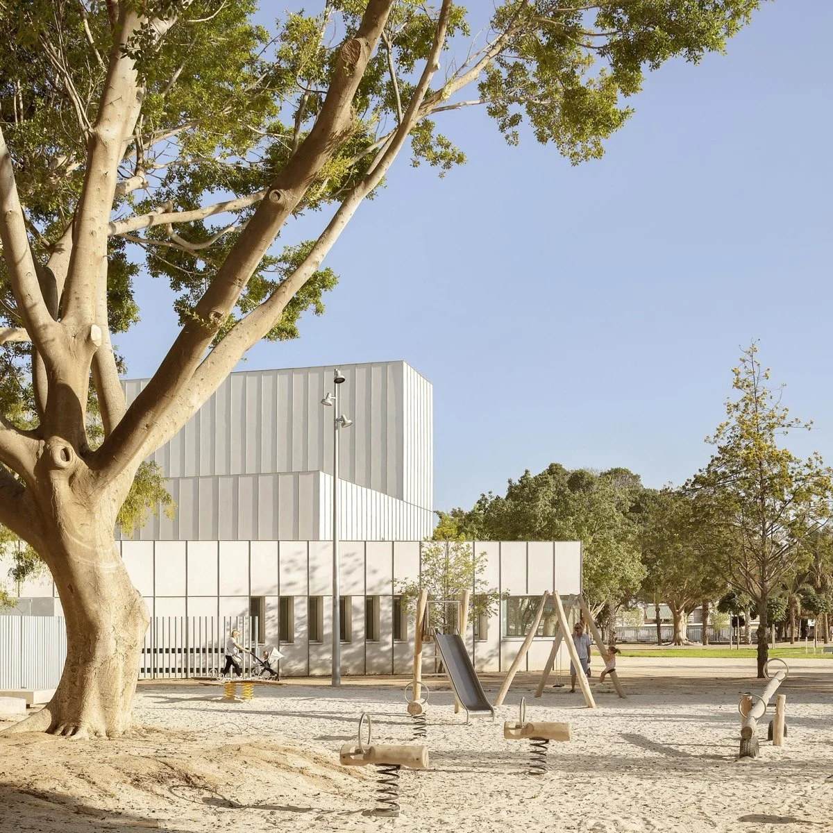 阿尔曼萨公园（Almansa Park）