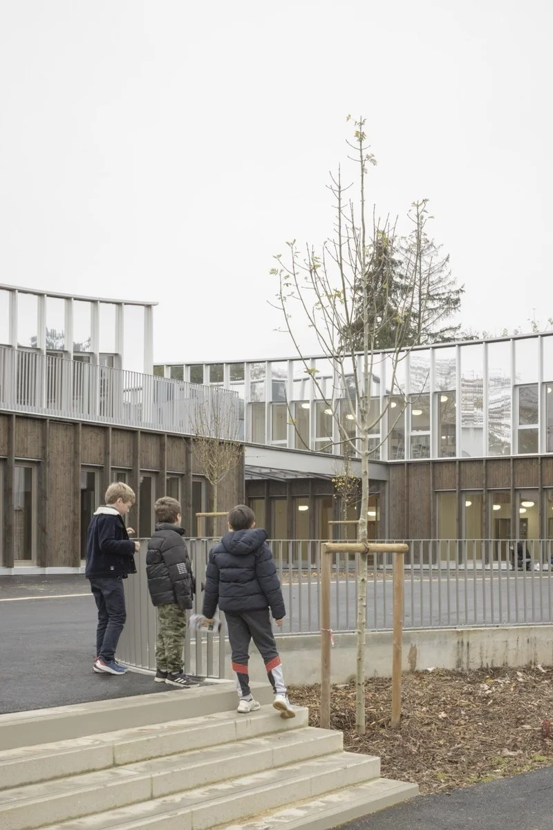 紫罗兰学校集团（Les Violettes school group）