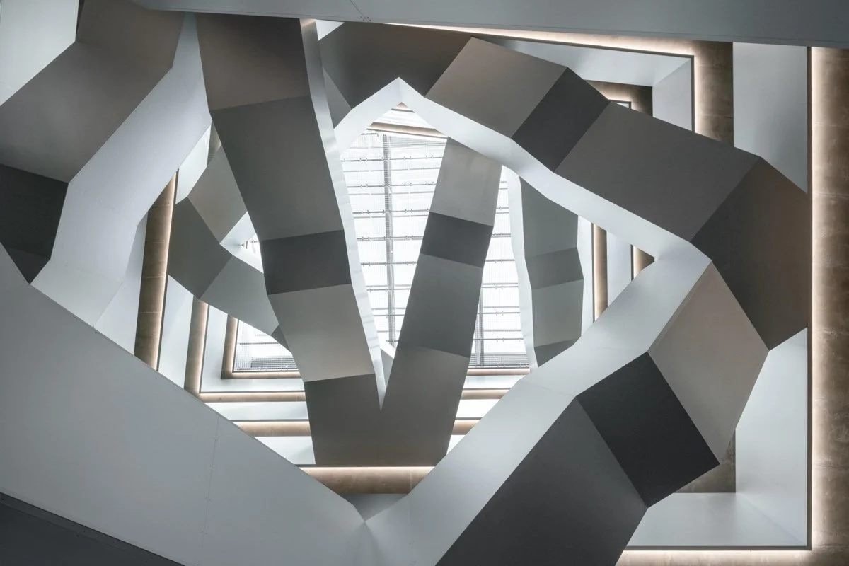 商学院与通识教育（School of Business and General Education）