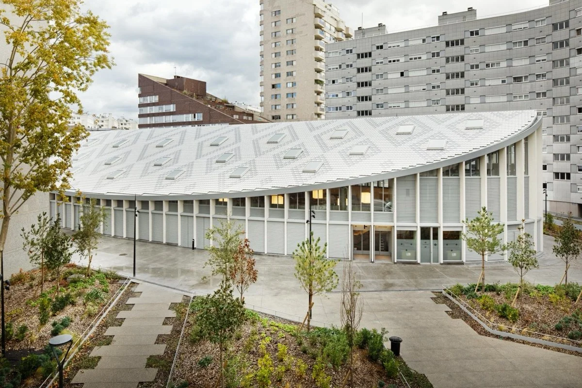 市场厅、公共停车场与步行道（Market hall, public car park and promenade）