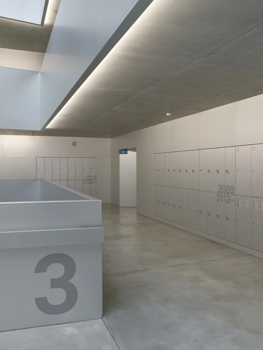 商学院与通识教育（School of Business and General Education）