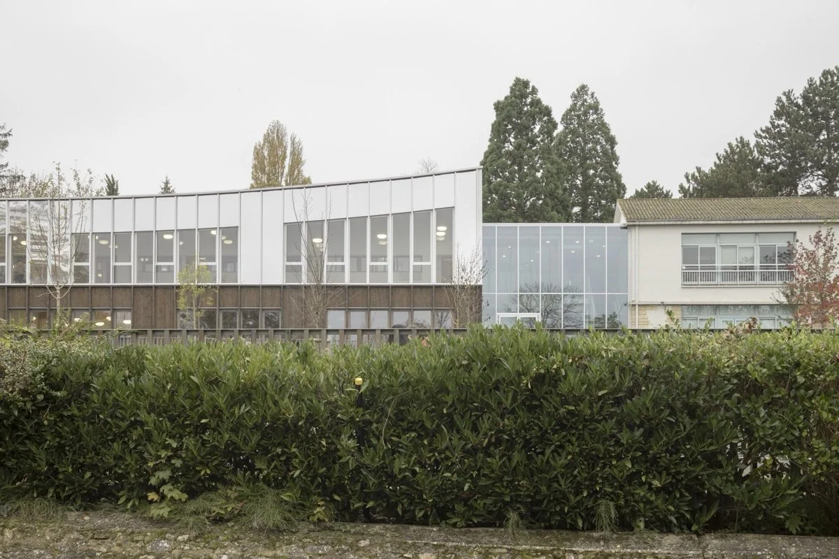 紫罗兰学校集团（Les Violettes school group）