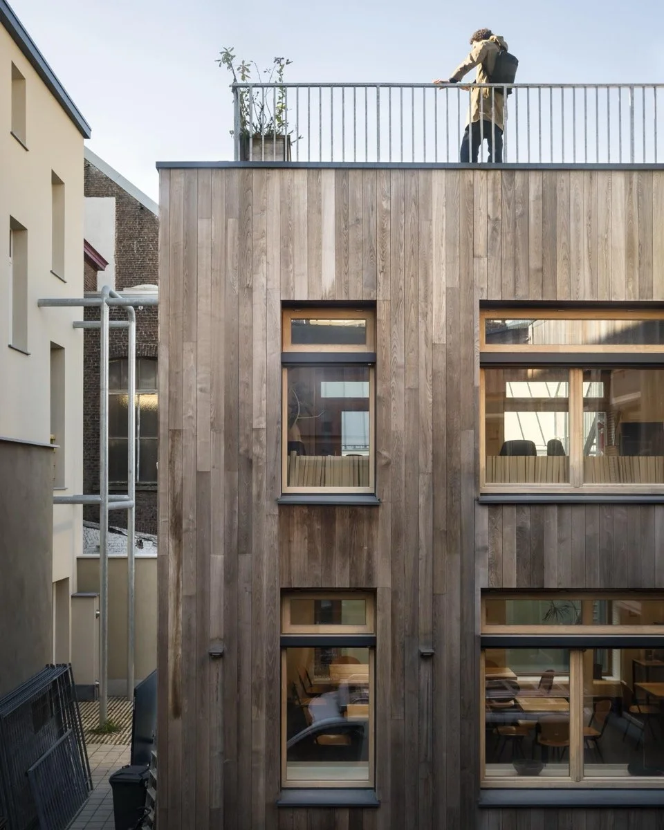 旧工厂 × 新办公｜Greenpeace 比利时总部的“刚刚好”改造法则