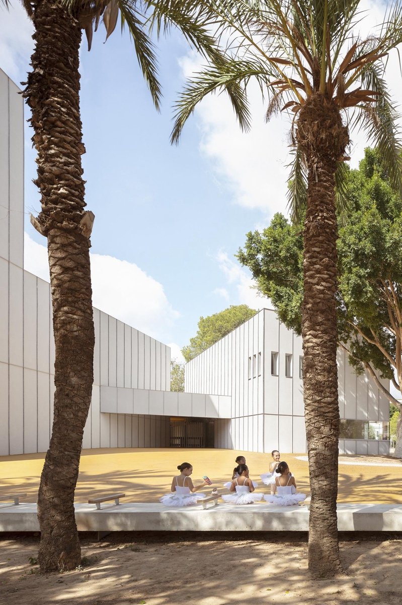 阿尔曼萨公园（Almansa Park）