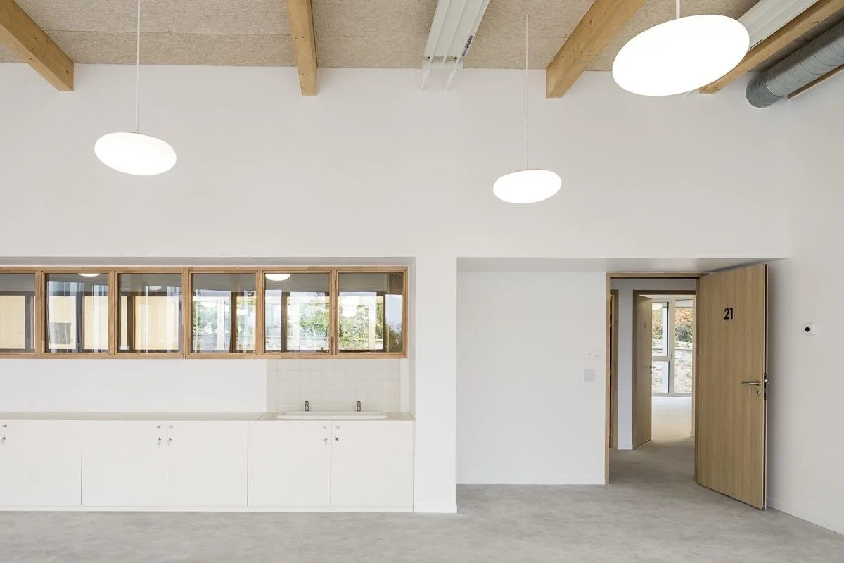 紫罗兰学校集团（Les Violettes school group）