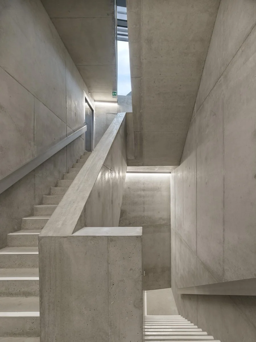 商学院与通识教育（School of Business and General Education）