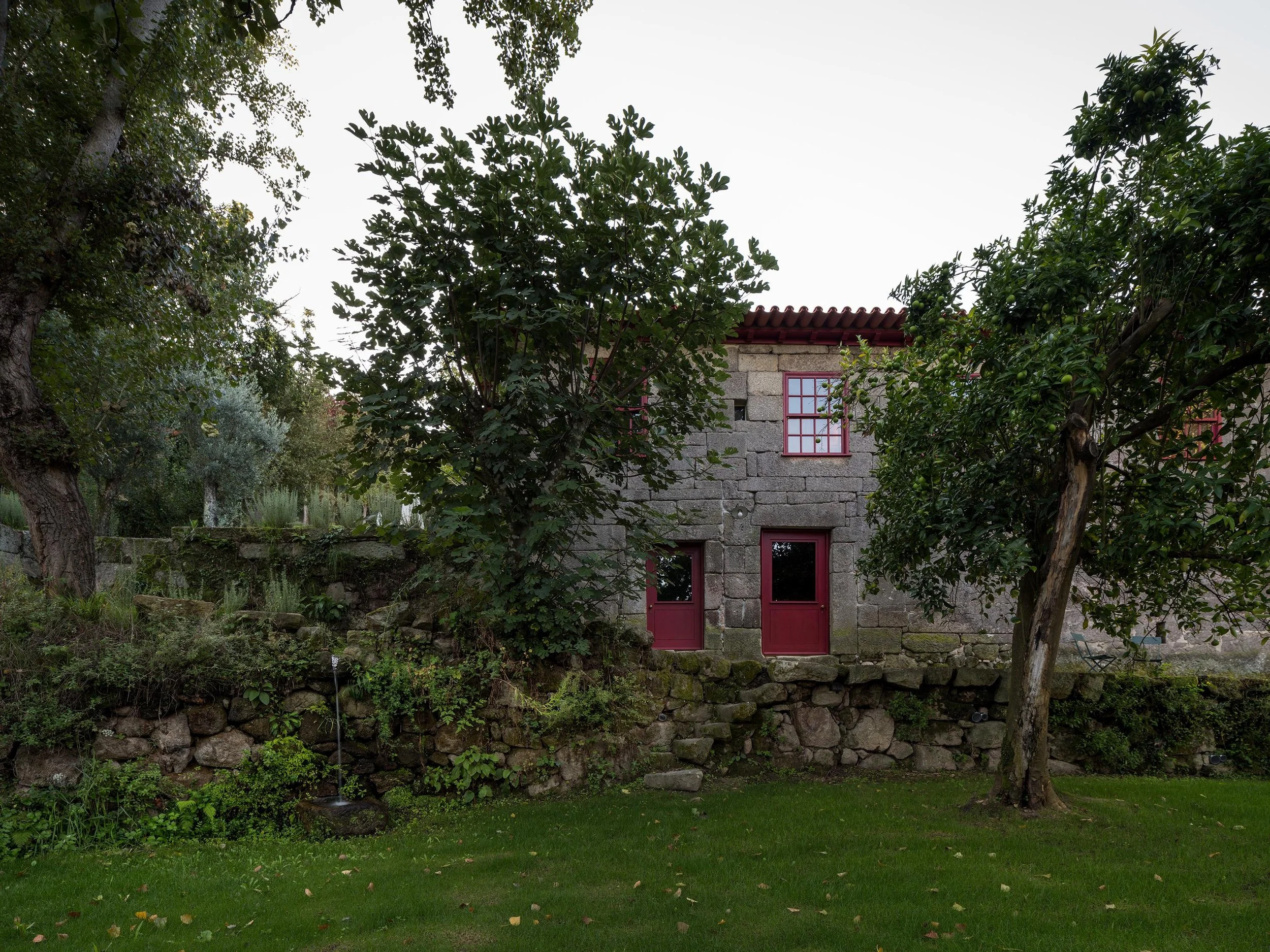 40年没人动，它反而更完整｜葡萄牙乡村修复