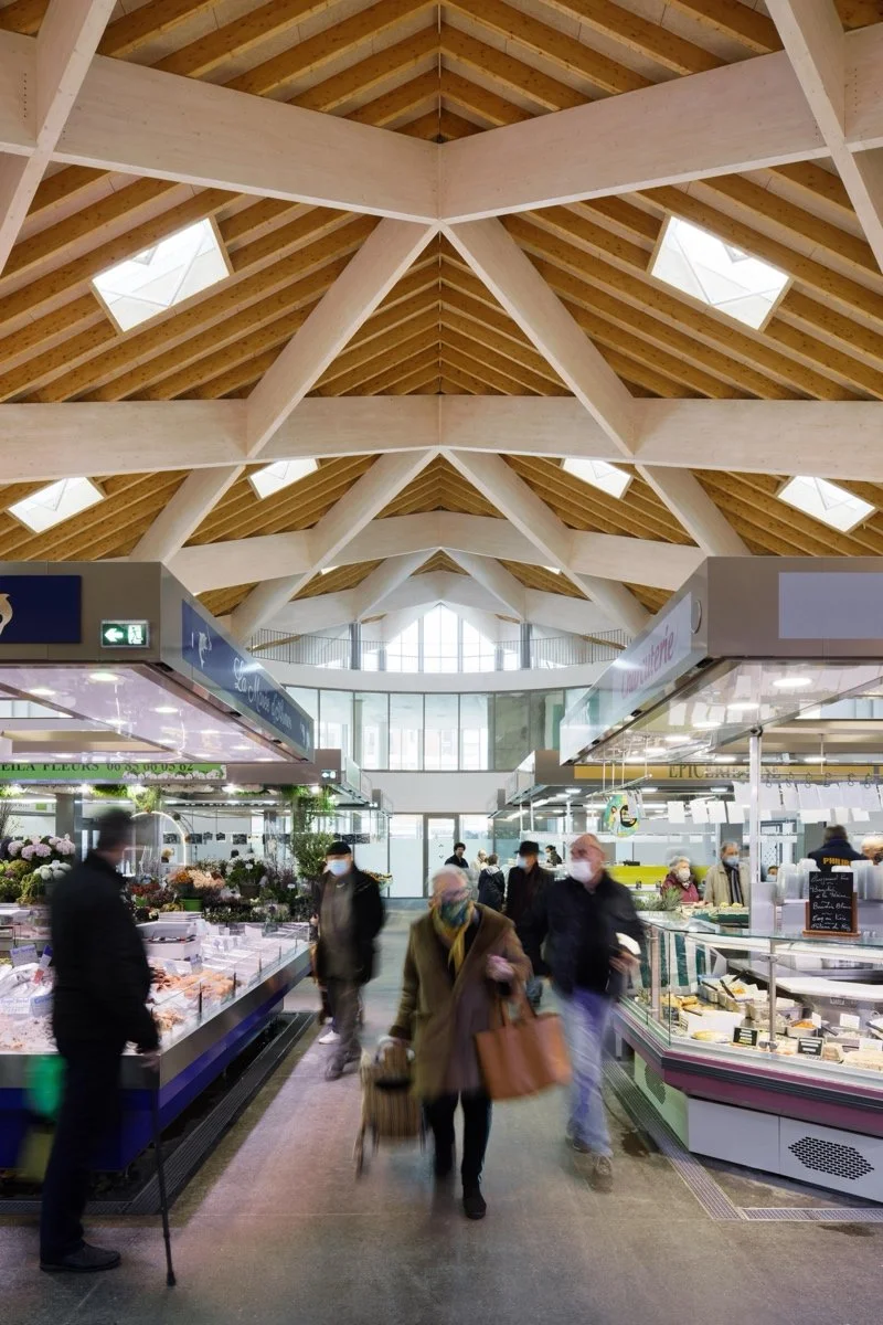 市场厅、公共停车场与步行道（Market hall, public car park and promenade）