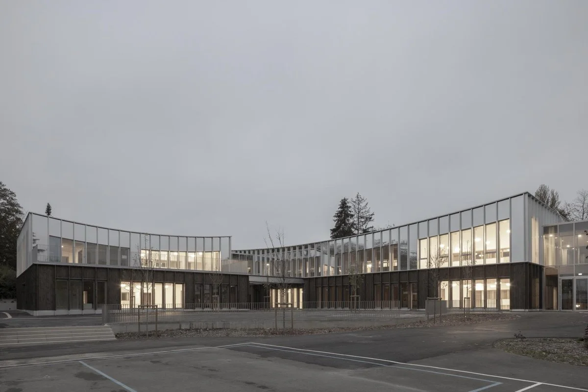 紫罗兰学校集团（Les Violettes school group）