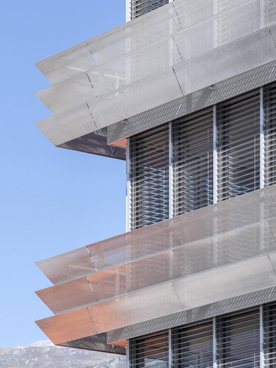 商学院与通识教育（School of Business and General Education）