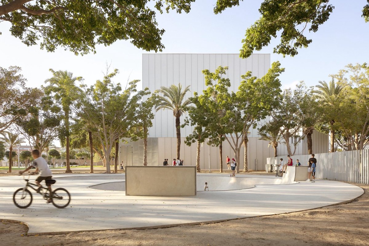 阿尔曼萨公园（Almansa Park）