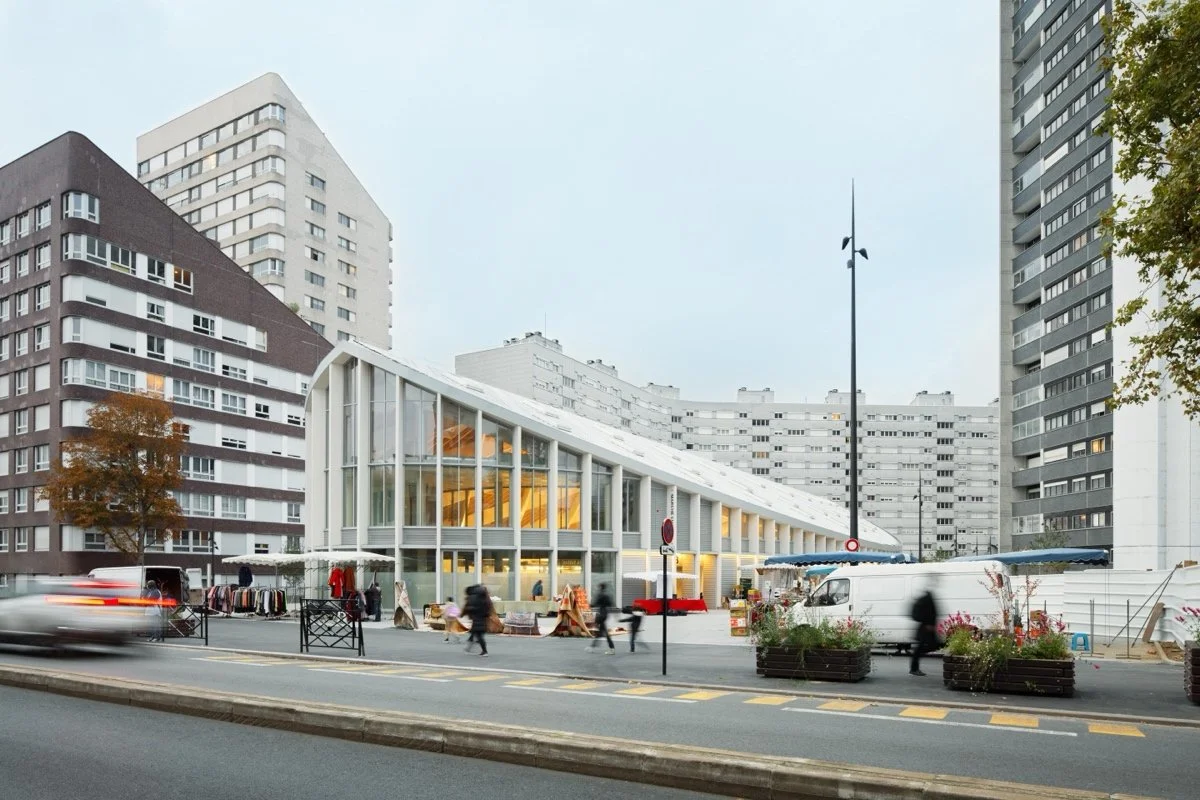 市场厅、公共停车场与步行道（Market hall, public car park and promenade）