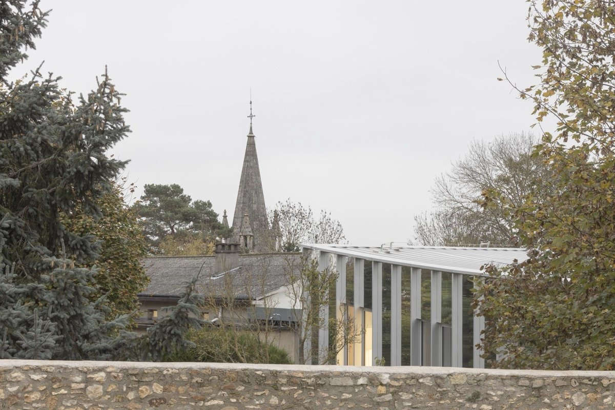 紫罗兰学校集团（Les Violettes school group）